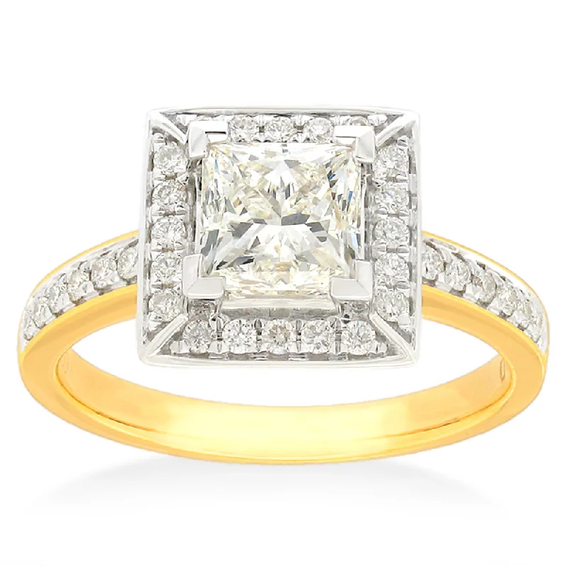 Elegant Jewelry, Exclusive Prices – Shop Now 18ct Yellow Gold 1.70 Carat Diamond Ring with 1.50 Carat Princess Centre Diamond