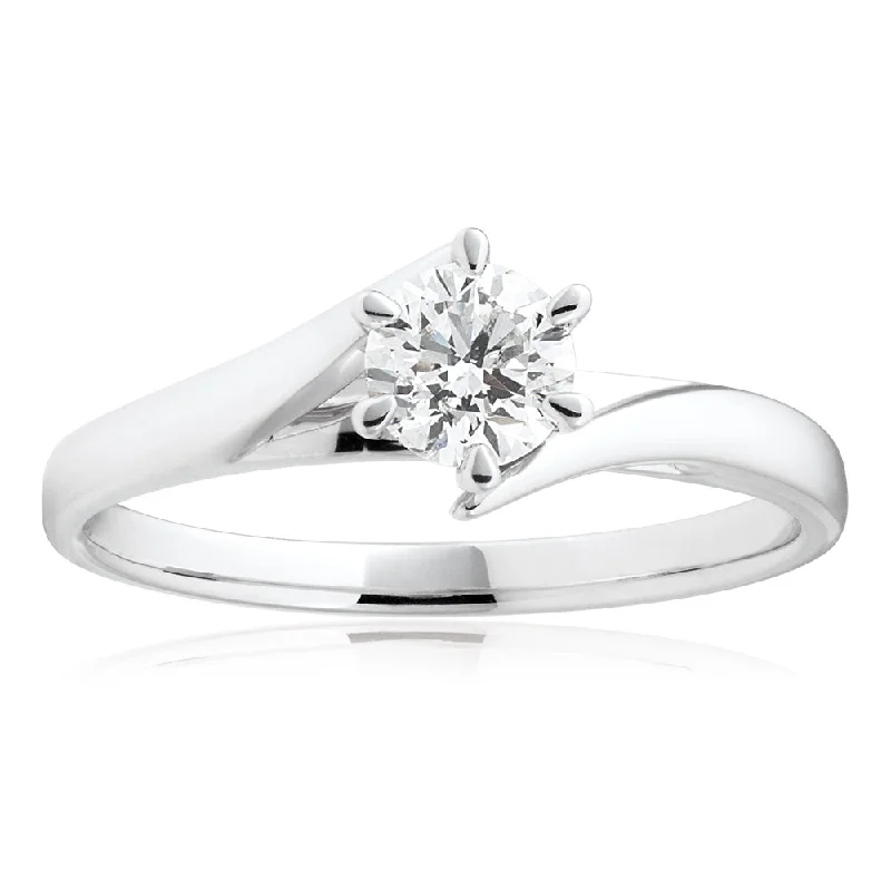 The Perfect Jewelry Piece At The Perfect Discount Certified Diamond 18ct White Gold Diamond Ring
