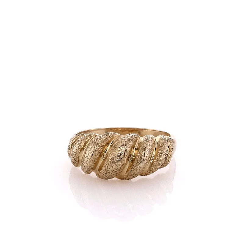 Dainty Floral Jewelry For Feminine Elegance Estate 14k Yellow Gold Shrimp Design with Florentine Finish Ring