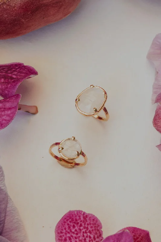 Get Your Favorite Jewelry At The Best Price Rose Cut Gemstone Ring - Moonstone 14k