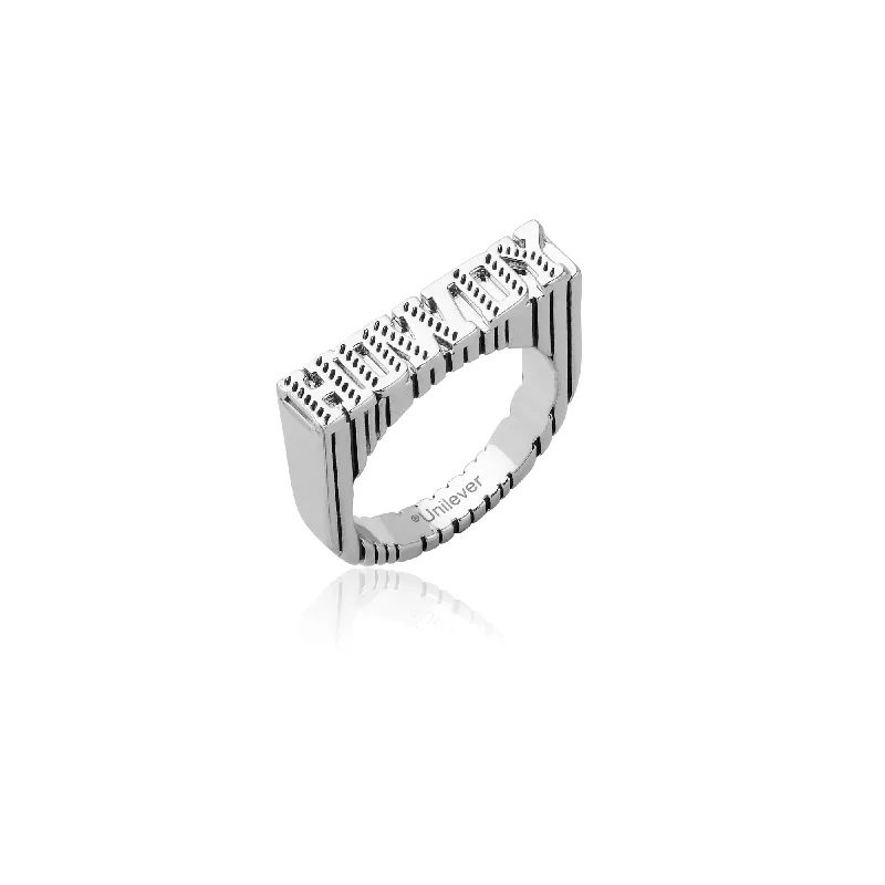 Trending Jewelry Now Available At Exclusive Prices Streets Bubble O'Bill White Gold Plated Stainless Steel Howdy Ring Size "N1/2"