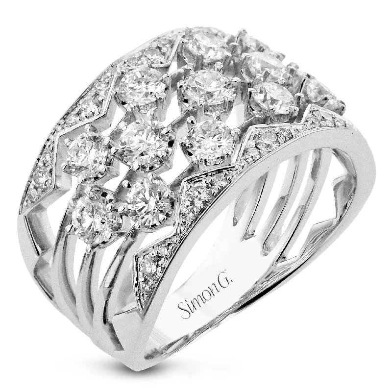 Exclusive Jewelry Sale – Limited-Time Discounts Fashion Ring in 18k Gold with Diamonds Exclusive Jewelry Sale – Limited-Time Discounts Fashion Ring in 18k Gold with Diamonds