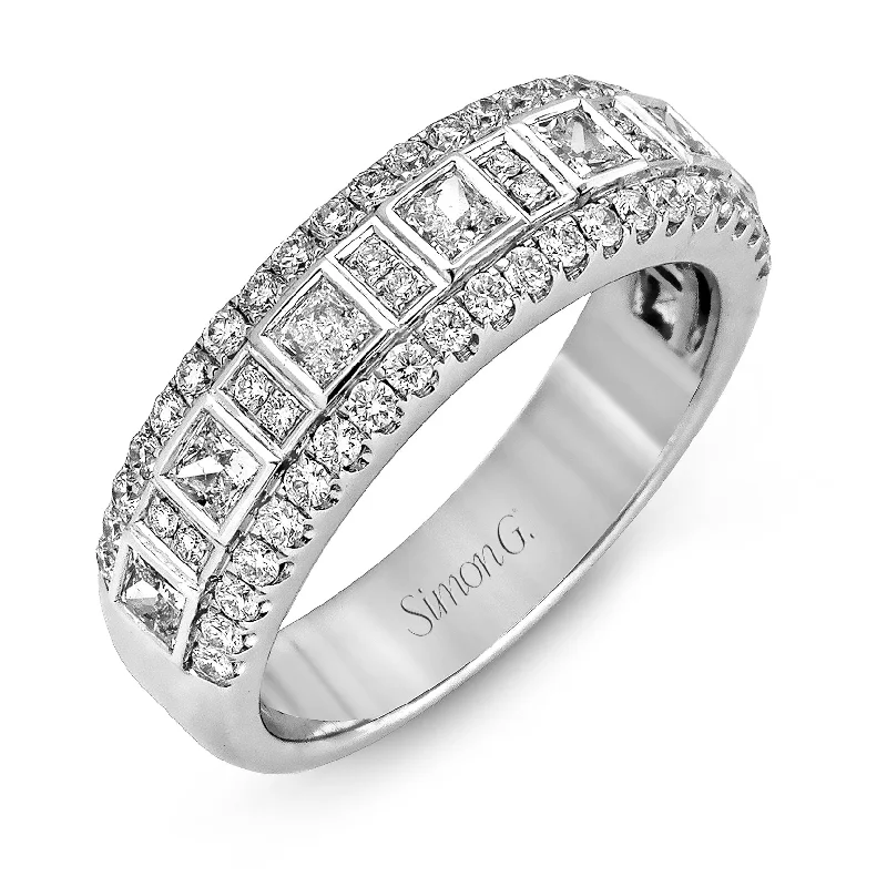 High-Quality Jewelry At A Fraction Of The Cost Anniversary Ring In 18k Gold With Diamonds High-Quality Jewelry At A Fraction Of The Cost Anniversary Ring In 18k Gold With Diamonds