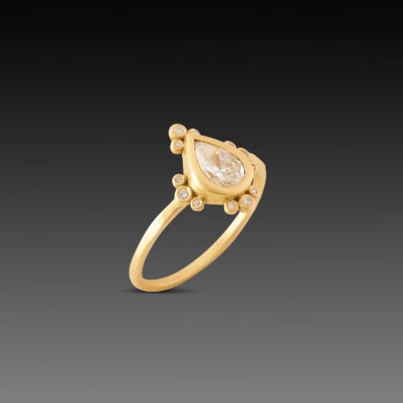 Trending Jewelry Now At Unbeatable Prices Pear Diamond Ring with Diamond Trios