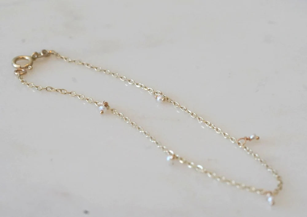 Delicate Crystal Jewelry For Sophisticated Charm PEARL SHAKER BRACELET