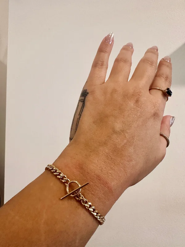 Elegant Jewelry, Exclusive Prices – Shop Now TOGGLE CLASP BRACELET