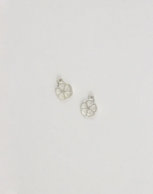 Elegant Designs, Unbeatable Discounts – Shop Jewelry Now Botanical Blossom, 14x10mm, (2pcs)